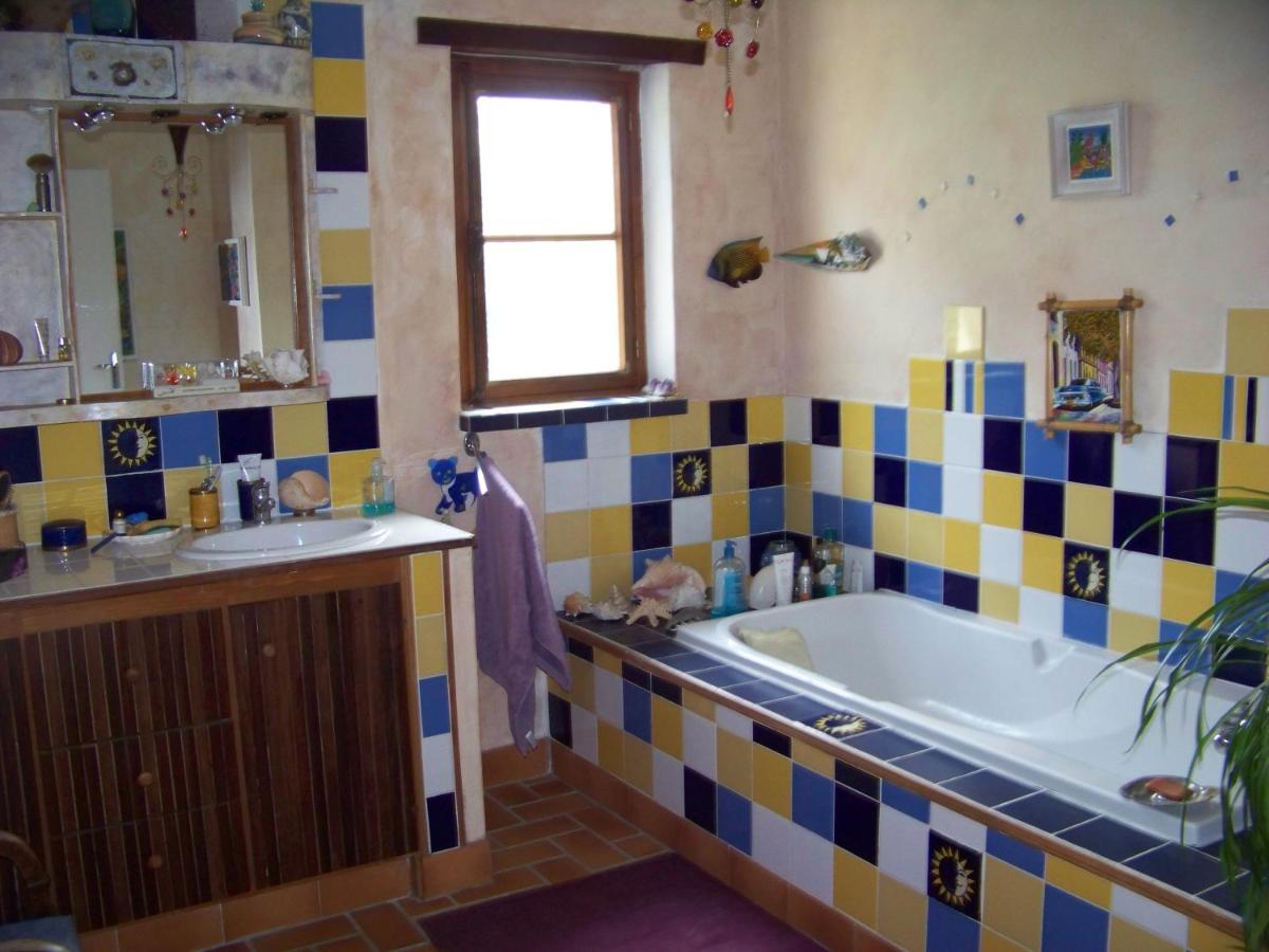Grande Maison Atypique Le Burgaud Esterno foto